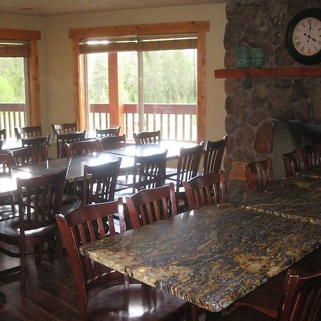 Beaver Creek Lodge Лоуган Екстериор снимка