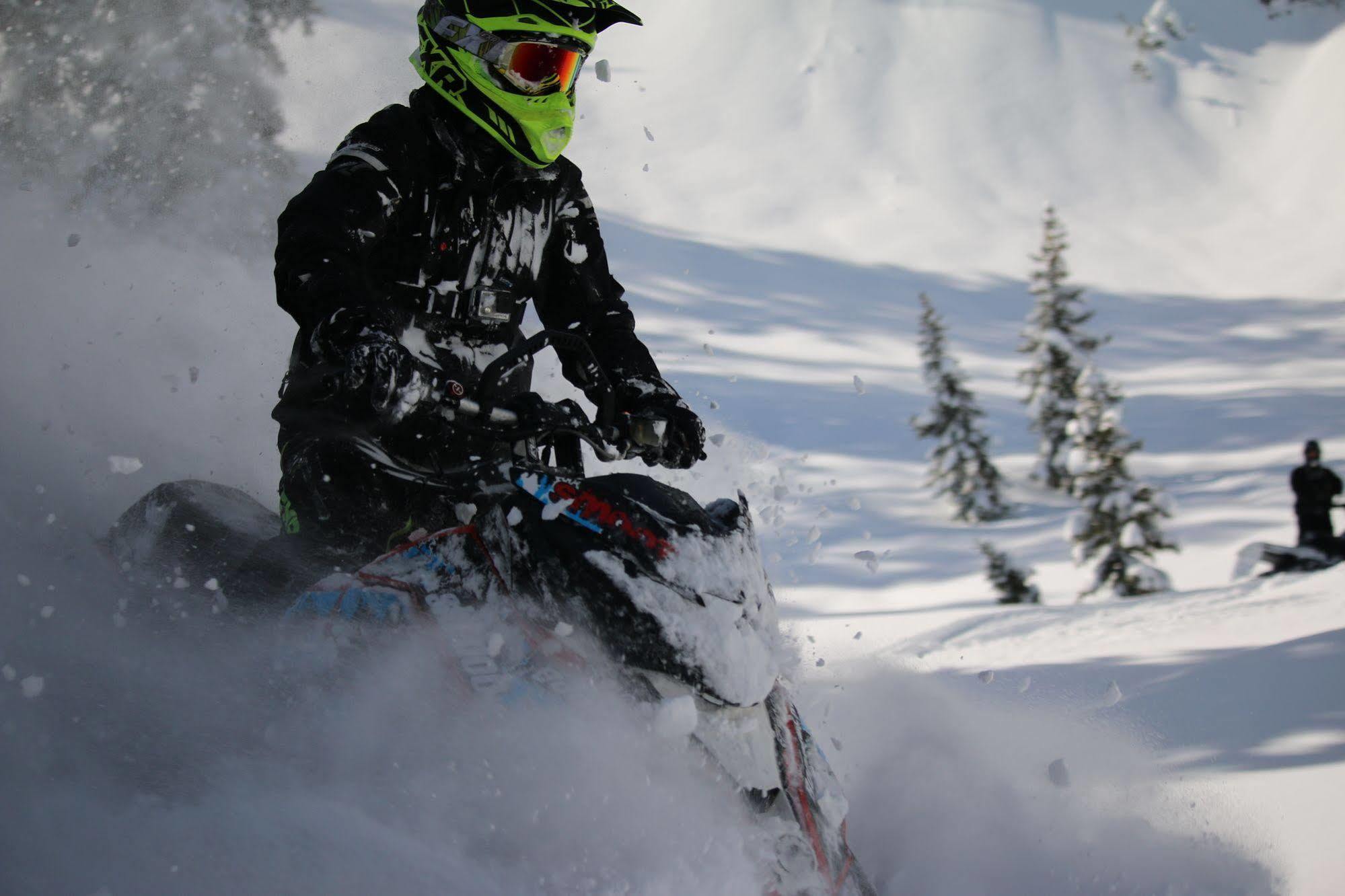 Beaver Creek Lodge Лоуган Екстериор снимка