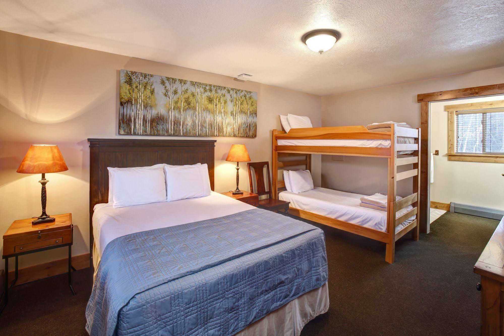 Beaver Creek Lodge Лоуган Екстериор снимка