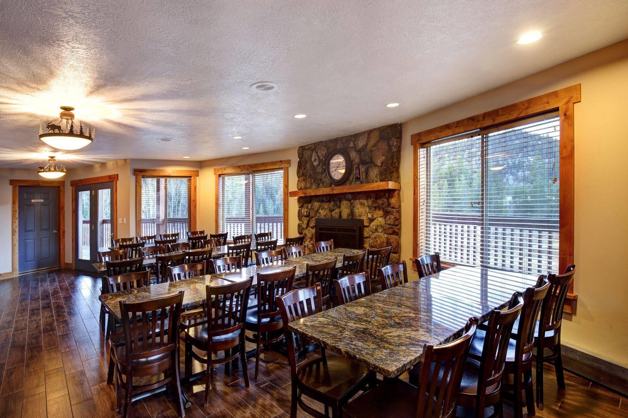 Beaver Creek Lodge Лоуган Екстериор снимка