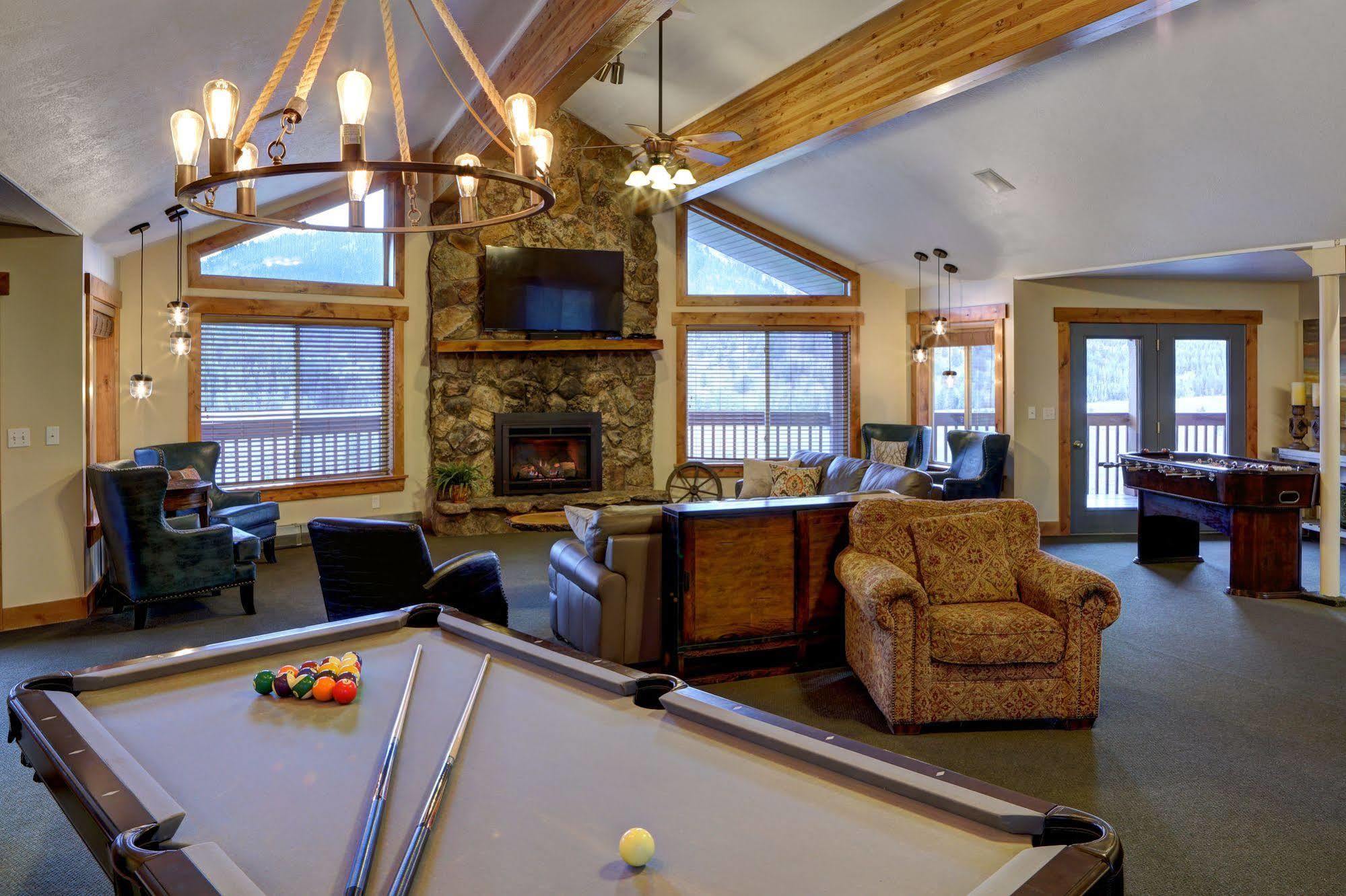 Beaver Creek Lodge Лоуган Екстериор снимка